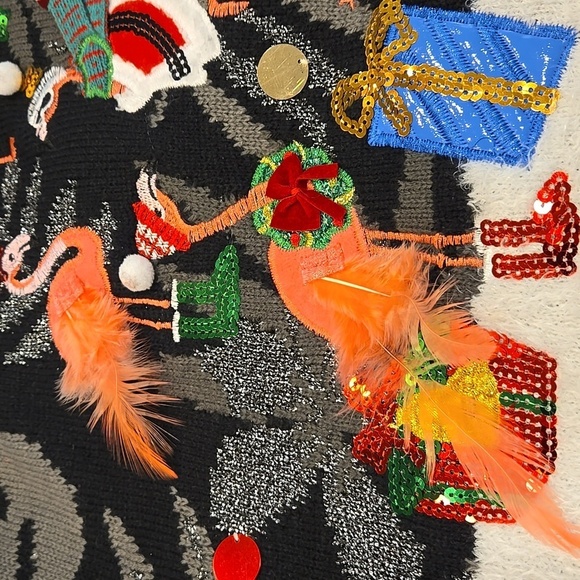 33 DEGREES UGLY CHRISTMAS SWEATER FLAMINGOS, SEQUINES. SIZE SMALL. - Picture 7 of 8
